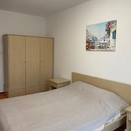 Apartment Old *